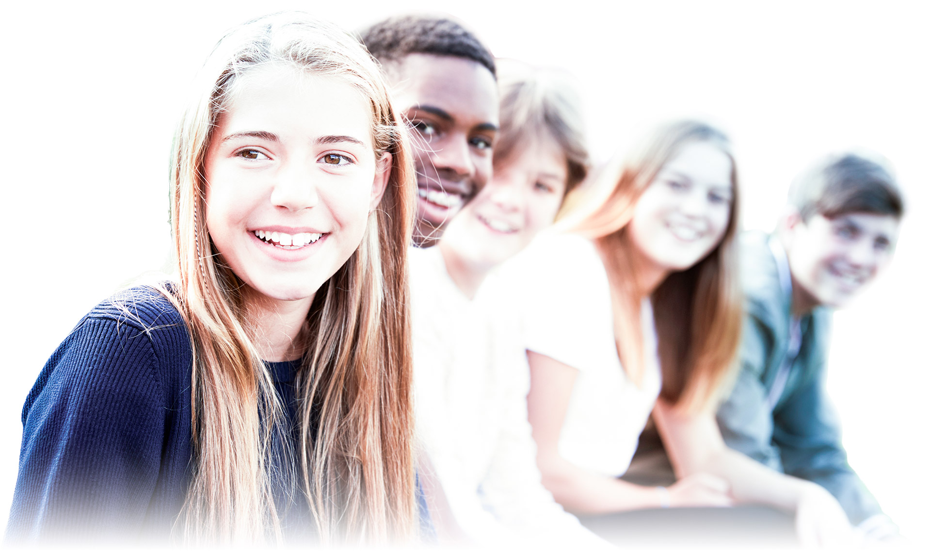Groupe d'adolescents souriants